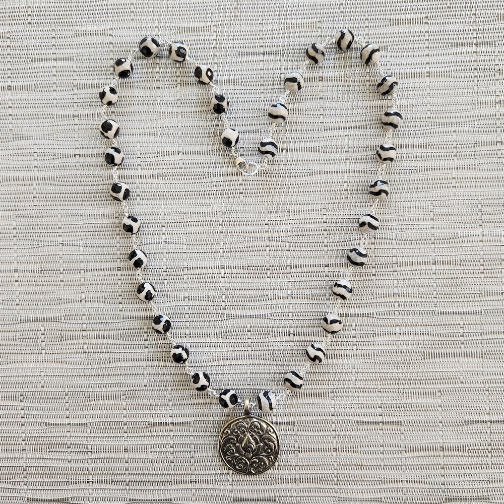TIBETAN. AGATE GEMSTONE  NECKLACE HANDMADE